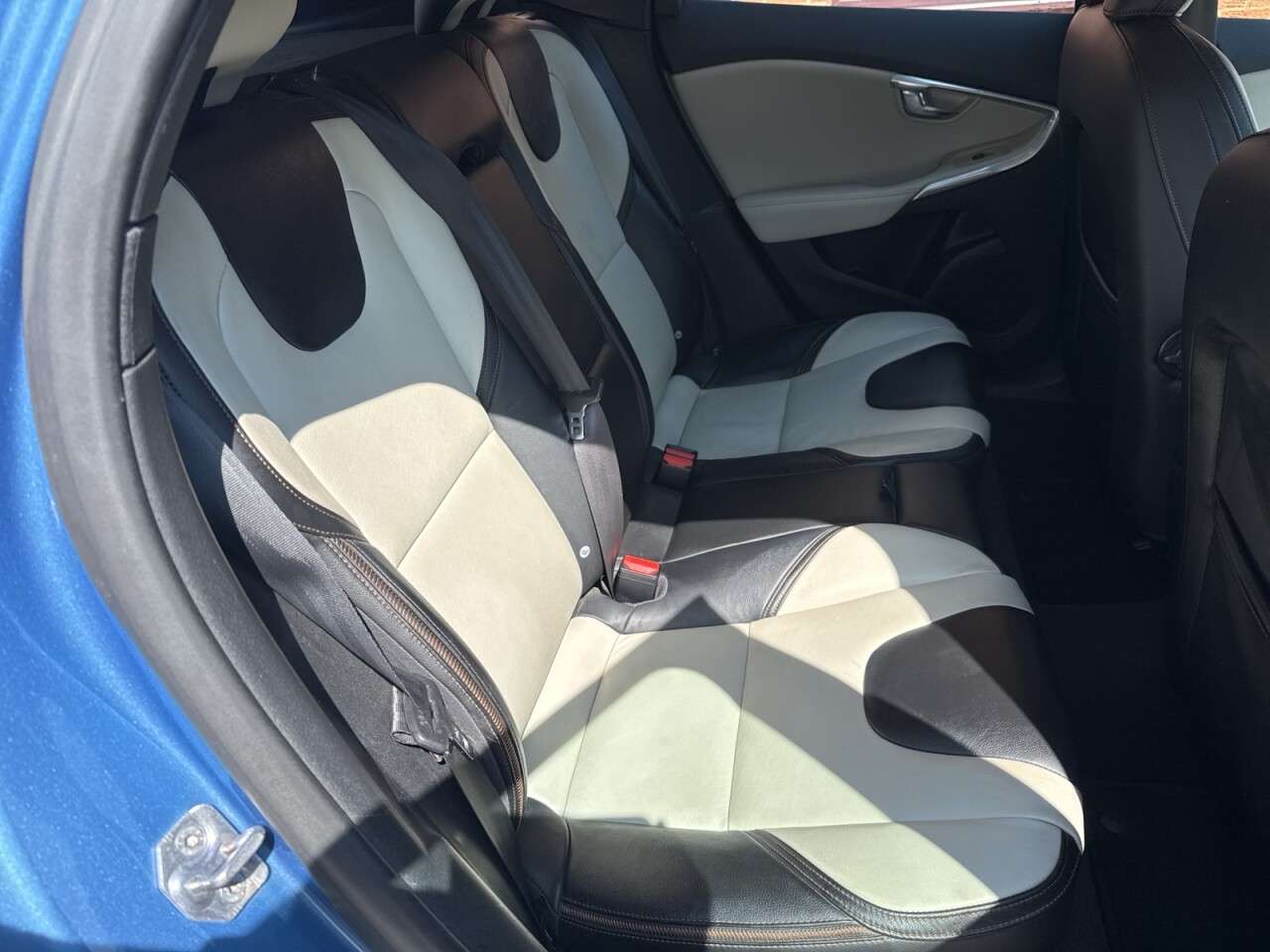 2014 VOLVO V40 CROSS COUNTRY 2014 VOLVO V40 CROSS COUNTRY