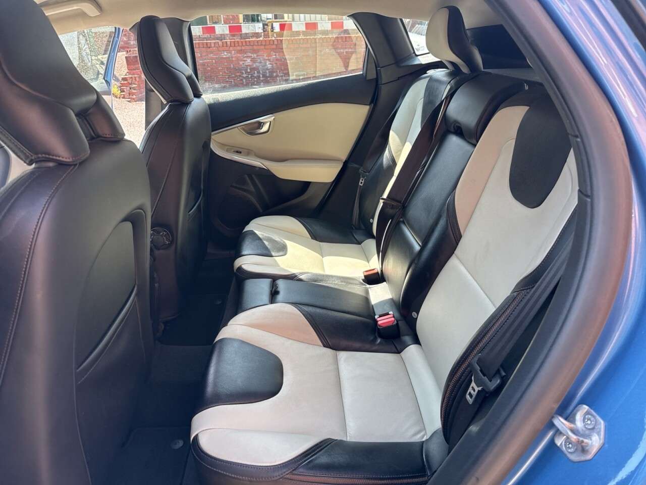 2014 VOLVO V40 CROSS COUNTRY 2014 VOLVO V40 CROSS COUNTRY