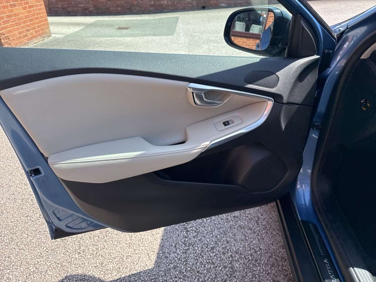 2014 VOLVO V40 CROSS COUNTRY 2014 VOLVO V40 CROSS COUNTRY