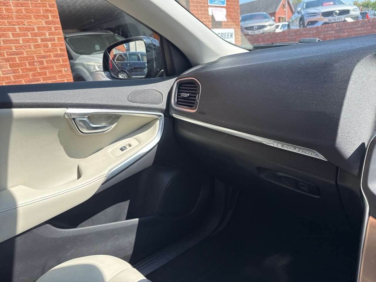 2014 VOLVO V40 CROSS COUNTRY 2014 VOLVO V40 CROSS COUNTRY