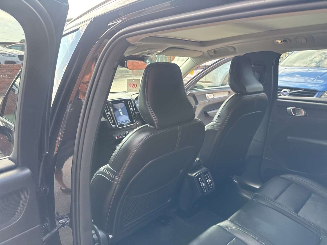 2018 VOLVO XC40 2018 VOLVO XC40