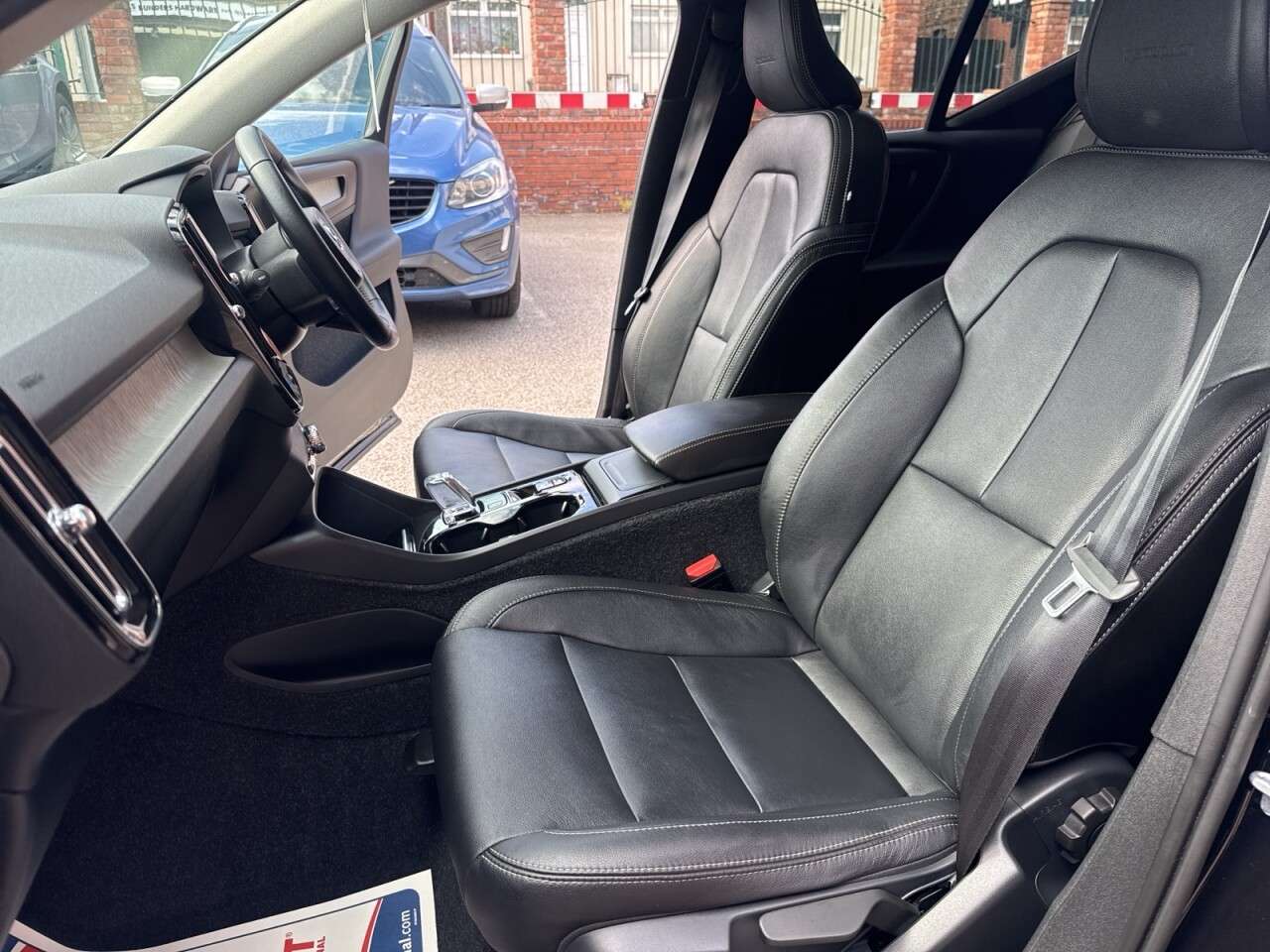 2018 VOLVO XC40 2018 VOLVO XC40