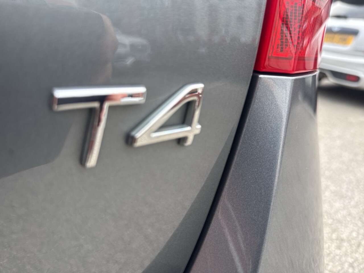 2017 VOLVO V60 2017 VOLVO V60