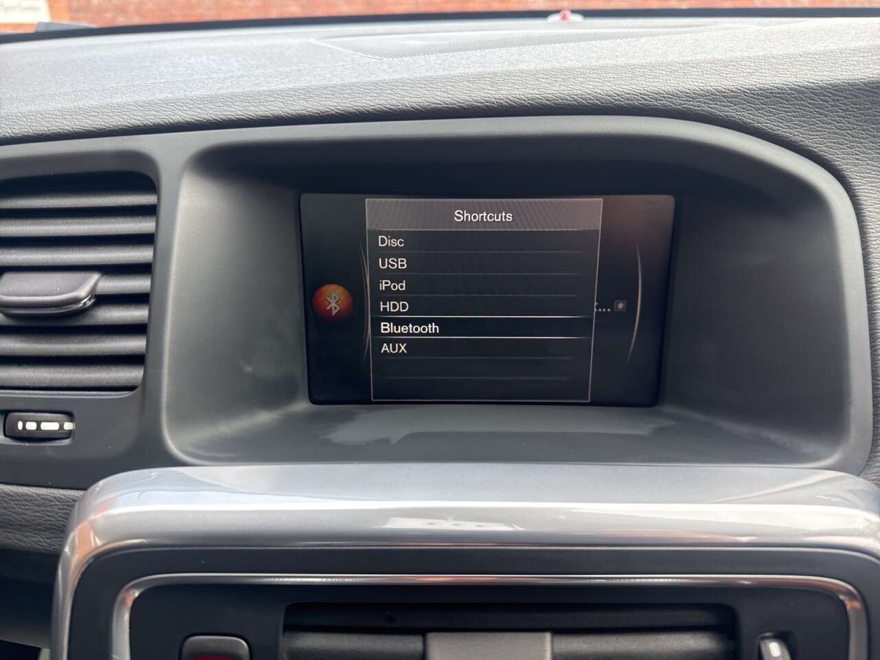 2017 VOLVO V60 2017 VOLVO V60
