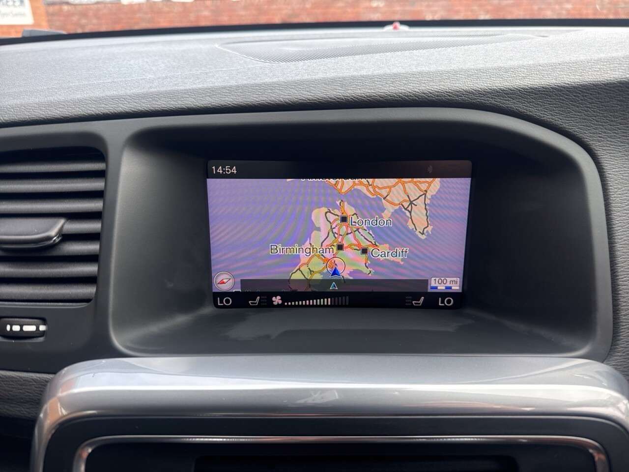 2017 VOLVO V60 2017 VOLVO V60