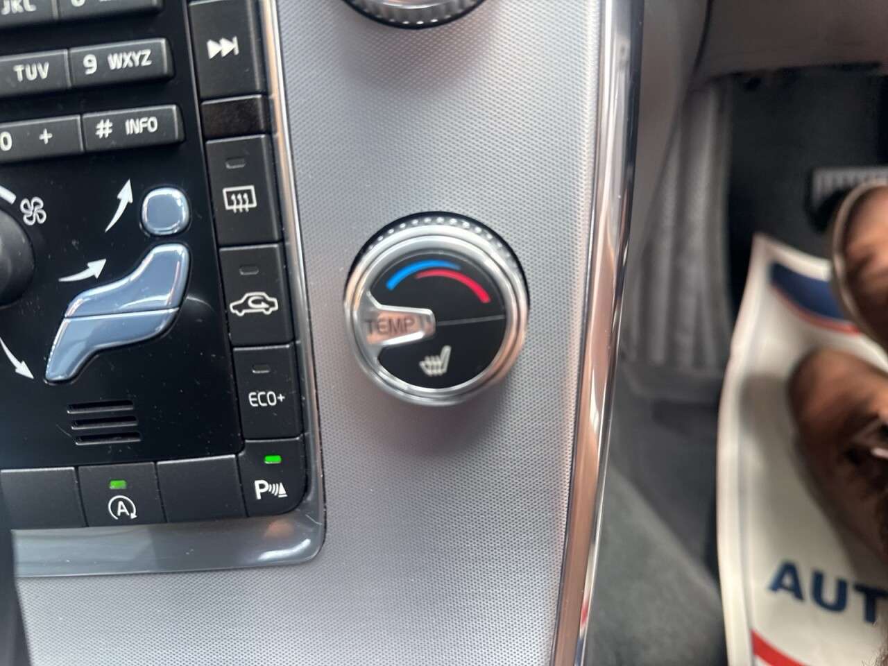 2017 VOLVO V60 2017 VOLVO V60