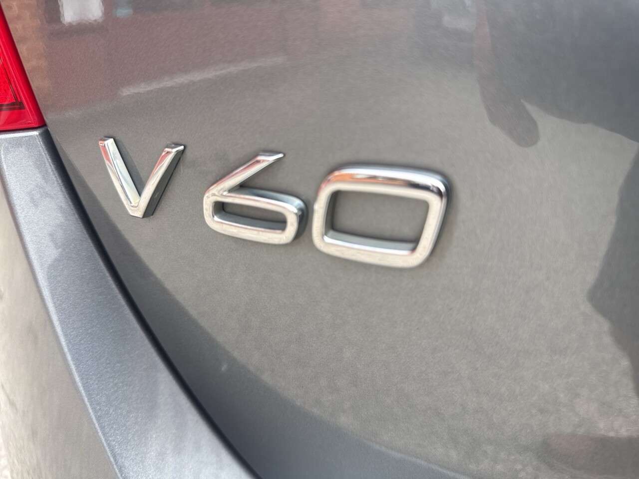 2017 VOLVO V60 2017 VOLVO V60