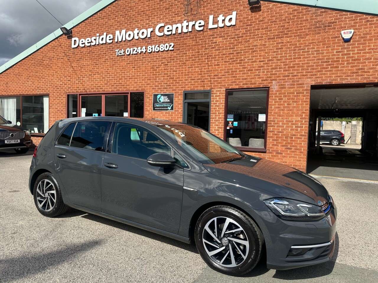 A 2020 VOLKSWAGEN GOLF 1.5 TSI EVO Match Edition Hatchback 5dr Petrol Manual Euro 6 (s/s) (130 ps) A 2020 VOLKSWAGEN GOLF 1.5 TSI EVO Match Edition Hatchback 5dr Petrol Manual Euro 6 (s/s) (130 ps)