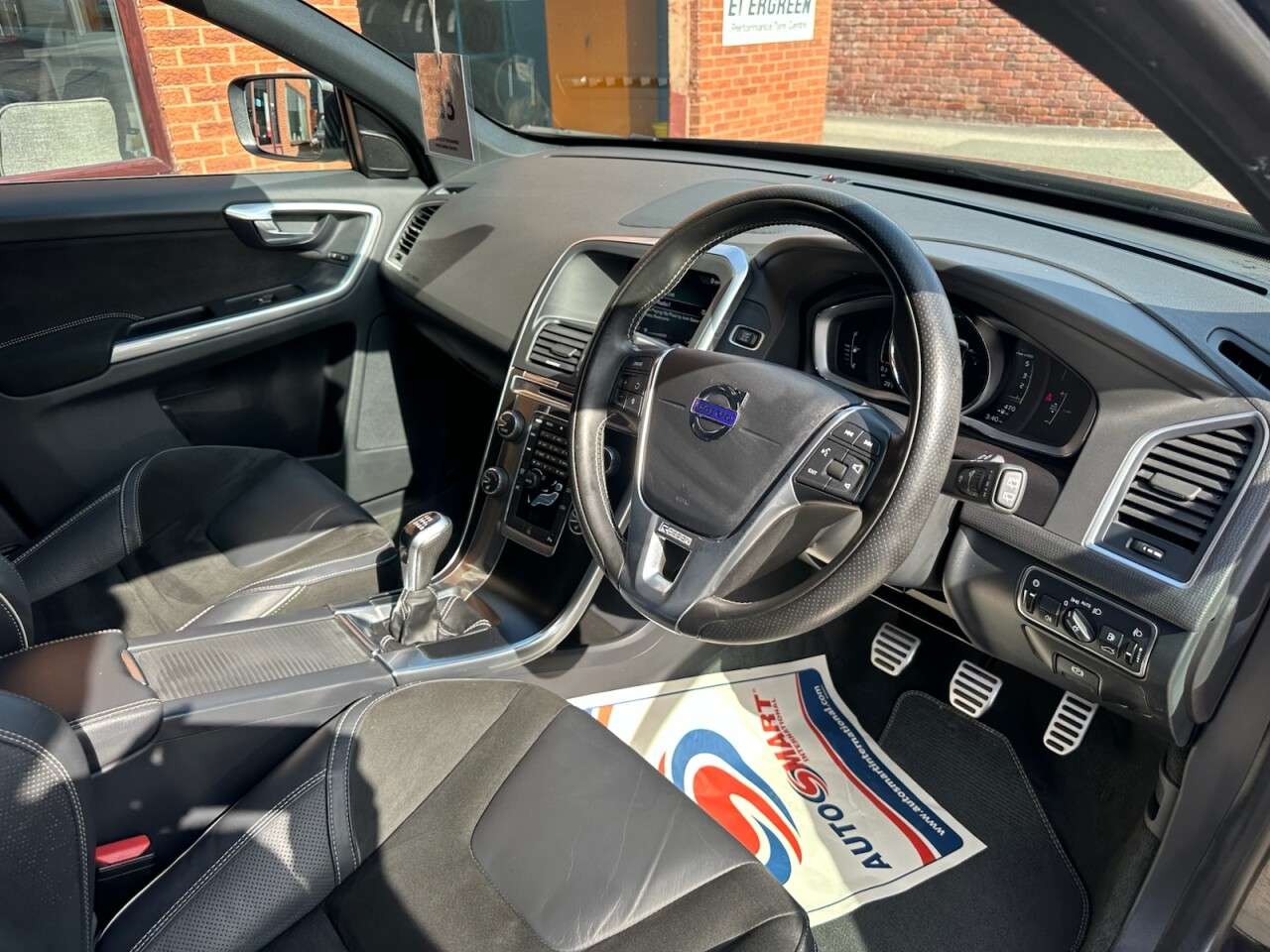 2017 VOLVO XC60 2017 VOLVO XC60