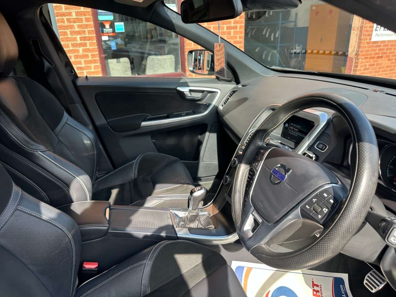 2017 VOLVO XC60 2017 VOLVO XC60