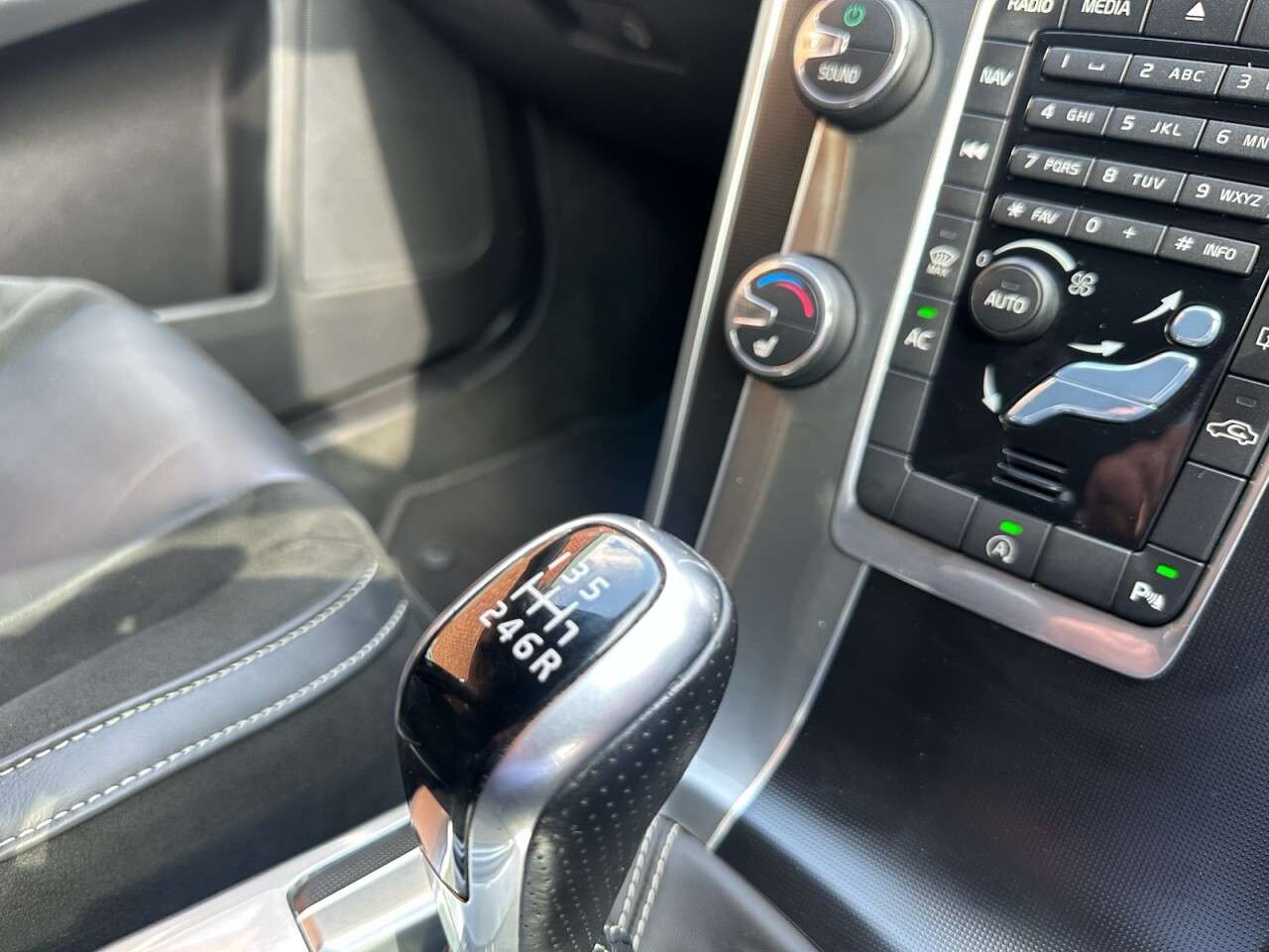 2017 VOLVO XC60 2017 VOLVO XC60