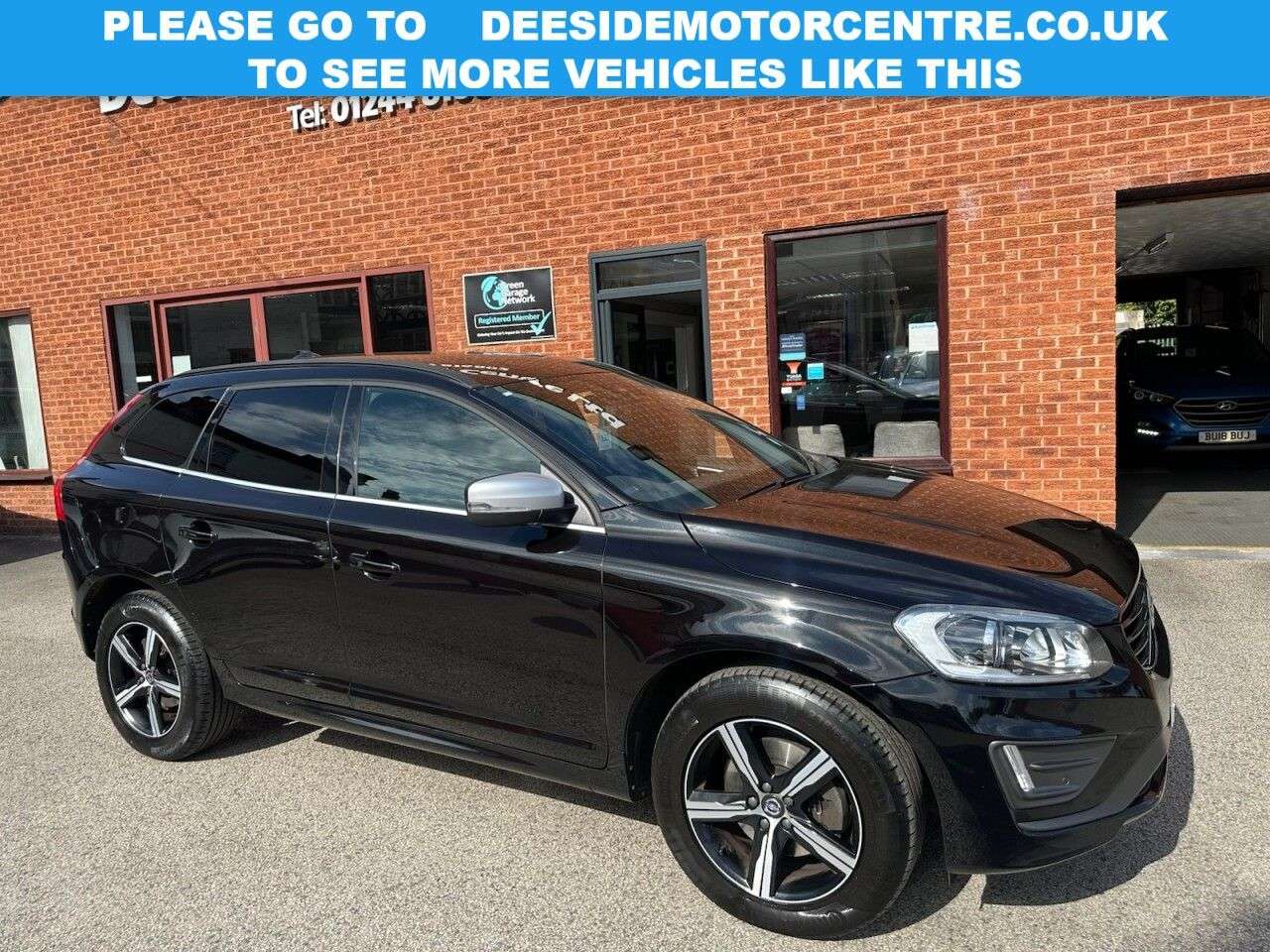 A 2017 VOLVO XC60 2.0 D4 R-Design Nav SUV 5dr Diesel Manual Euro 6 (s/s) (190 ps) Front and r A 2017 VOLVO XC60 2.0 D4 R-Design Nav SUV 5dr Diesel Manual Euro 6 (s/s) (190 ps) Front and r