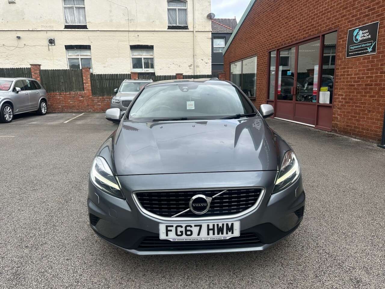 2017 VOLVO V40 2017 VOLVO V40