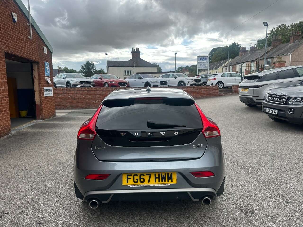 2017 VOLVO V40 2017 VOLVO V40