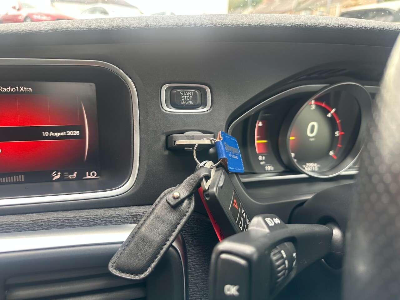 2017 VOLVO V40 2017 VOLVO V40