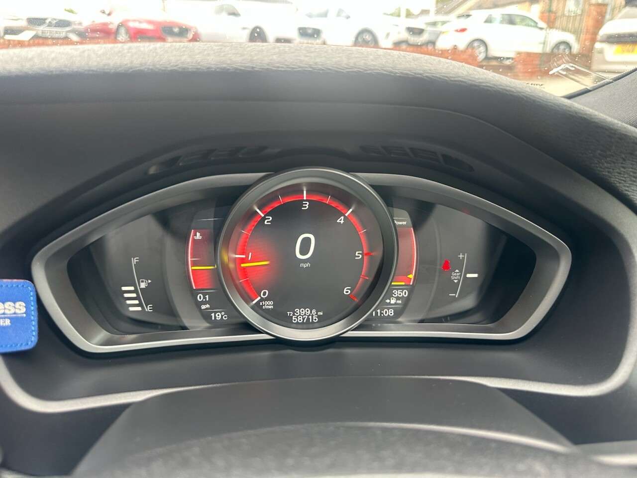 2017 VOLVO V40 2017 VOLVO V40