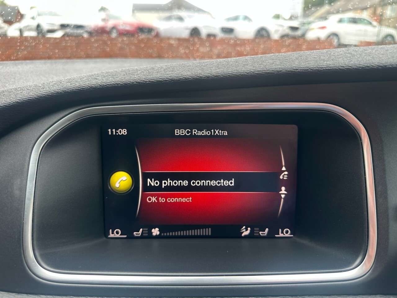 2017 VOLVO V40 2017 VOLVO V40