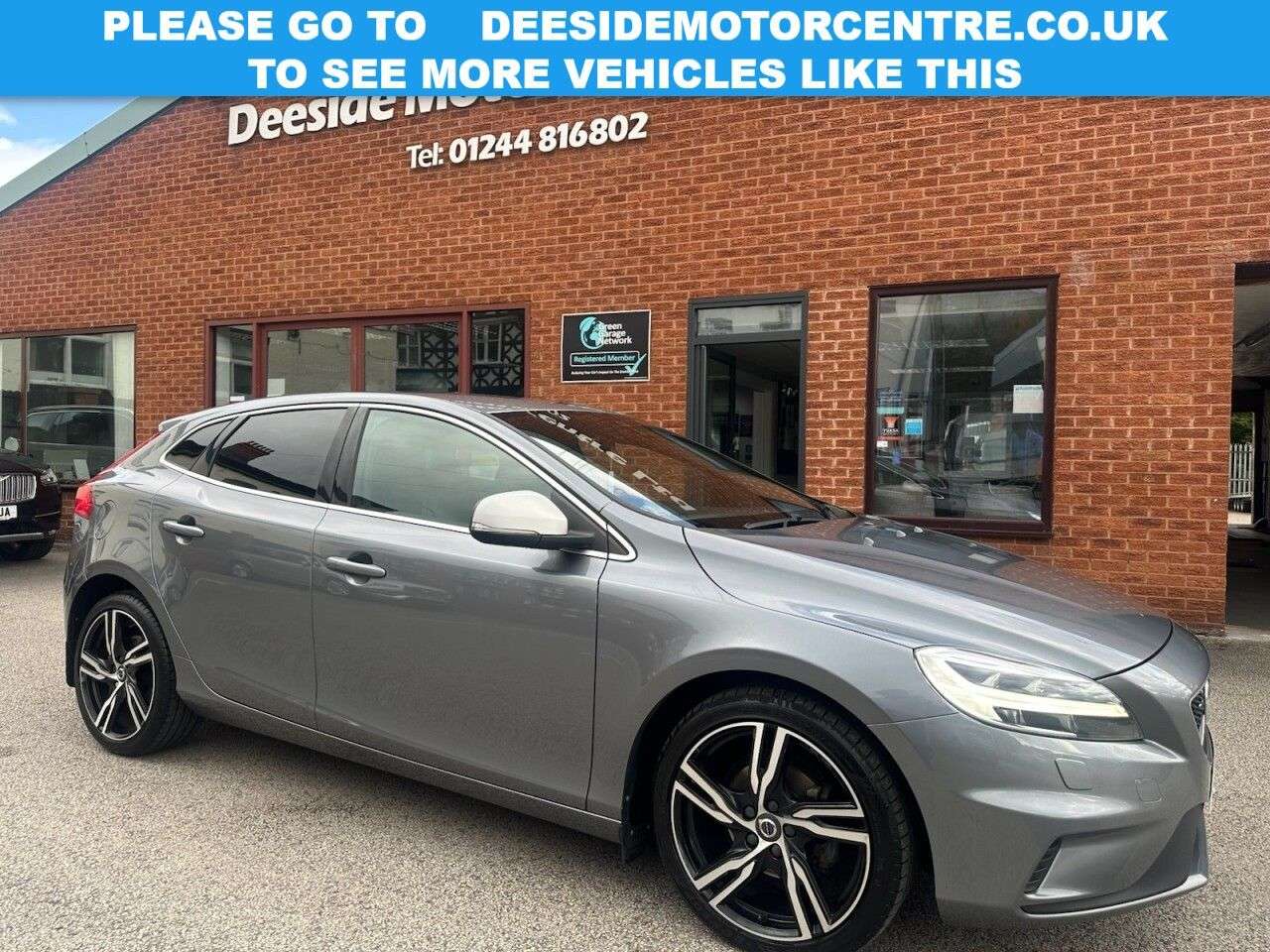 A 2017 VOLVO V40 2.0 D2 R-Design Pro Hatchback 5dr Diesel Manual Euro 6 (s/s) (120 ps) Rear A 2017 VOLVO V40 2.0 D2 R-Design Pro Hatchback 5dr Diesel Manual Euro 6 (s/s) (120 ps) Rear
