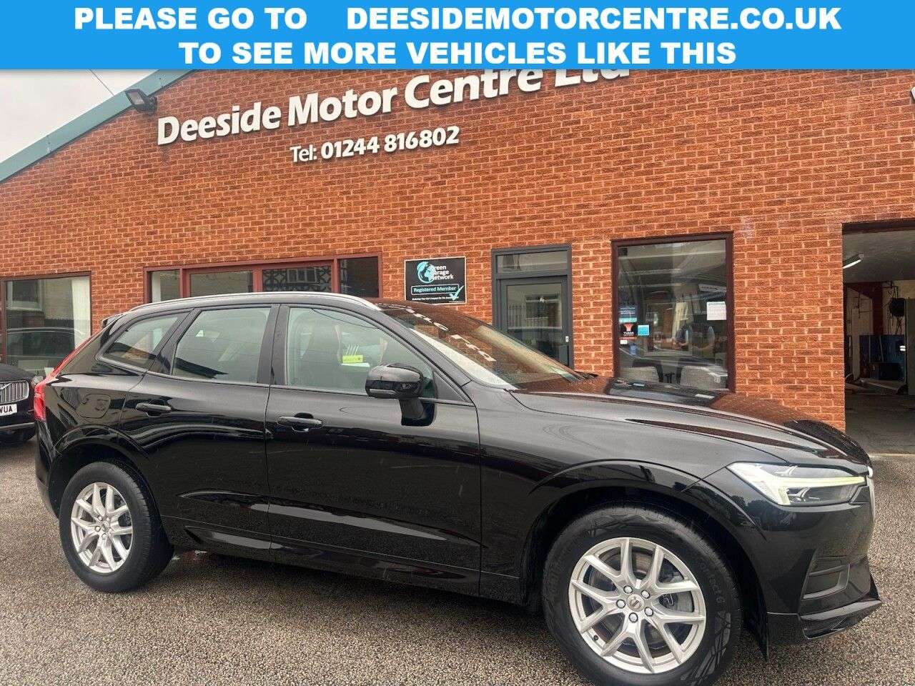 A 2020 VOLVO XC60 2.0 B5 MHEV Momentum SUV 5dr Petrol Hybrid Auto Euro 6 (s/s) (250 ps) Rear A 2020 VOLVO XC60 2.0 B5 MHEV Momentum SUV 5dr Petrol Hybrid Auto Euro 6 (s/s) (250 ps) Rear