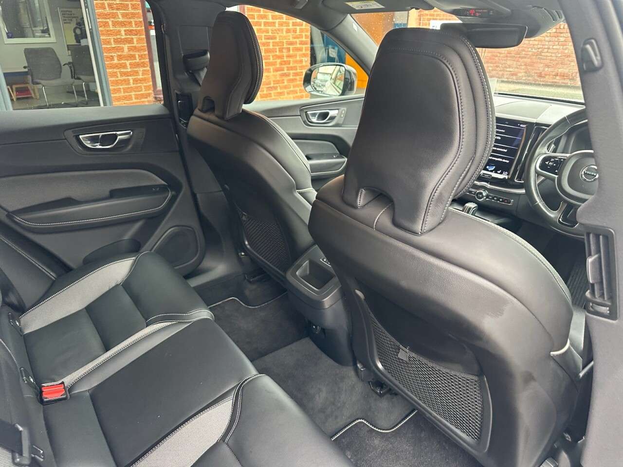 2021 VOLVO XC60 2021 VOLVO XC60