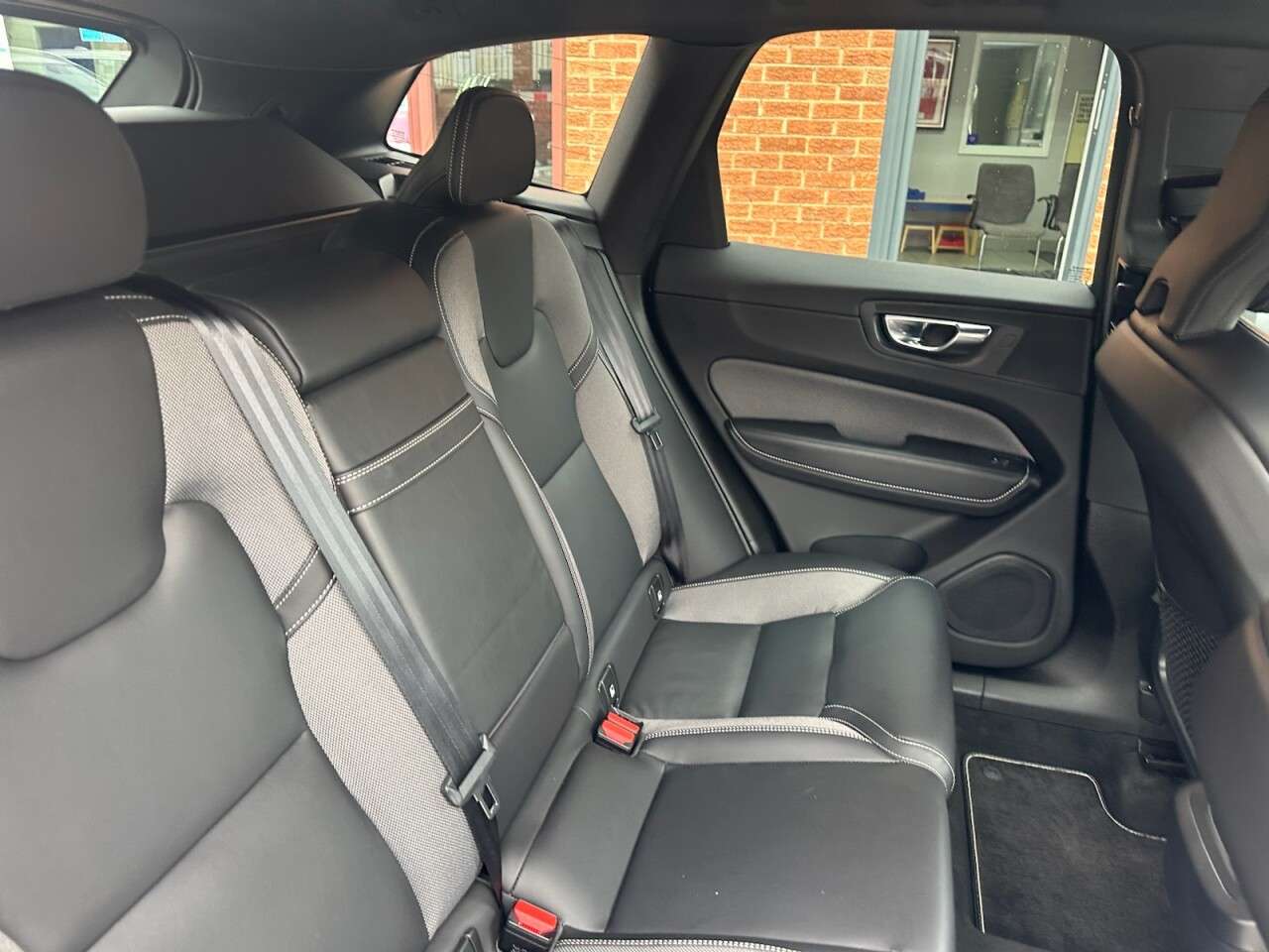 2021 VOLVO XC60 2021 VOLVO XC60