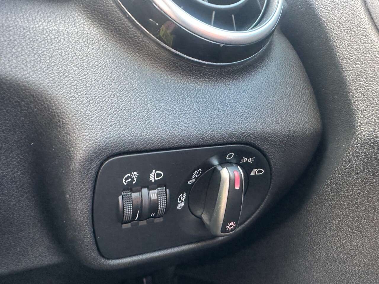 2016 AUDI A1 2016 AUDI A1