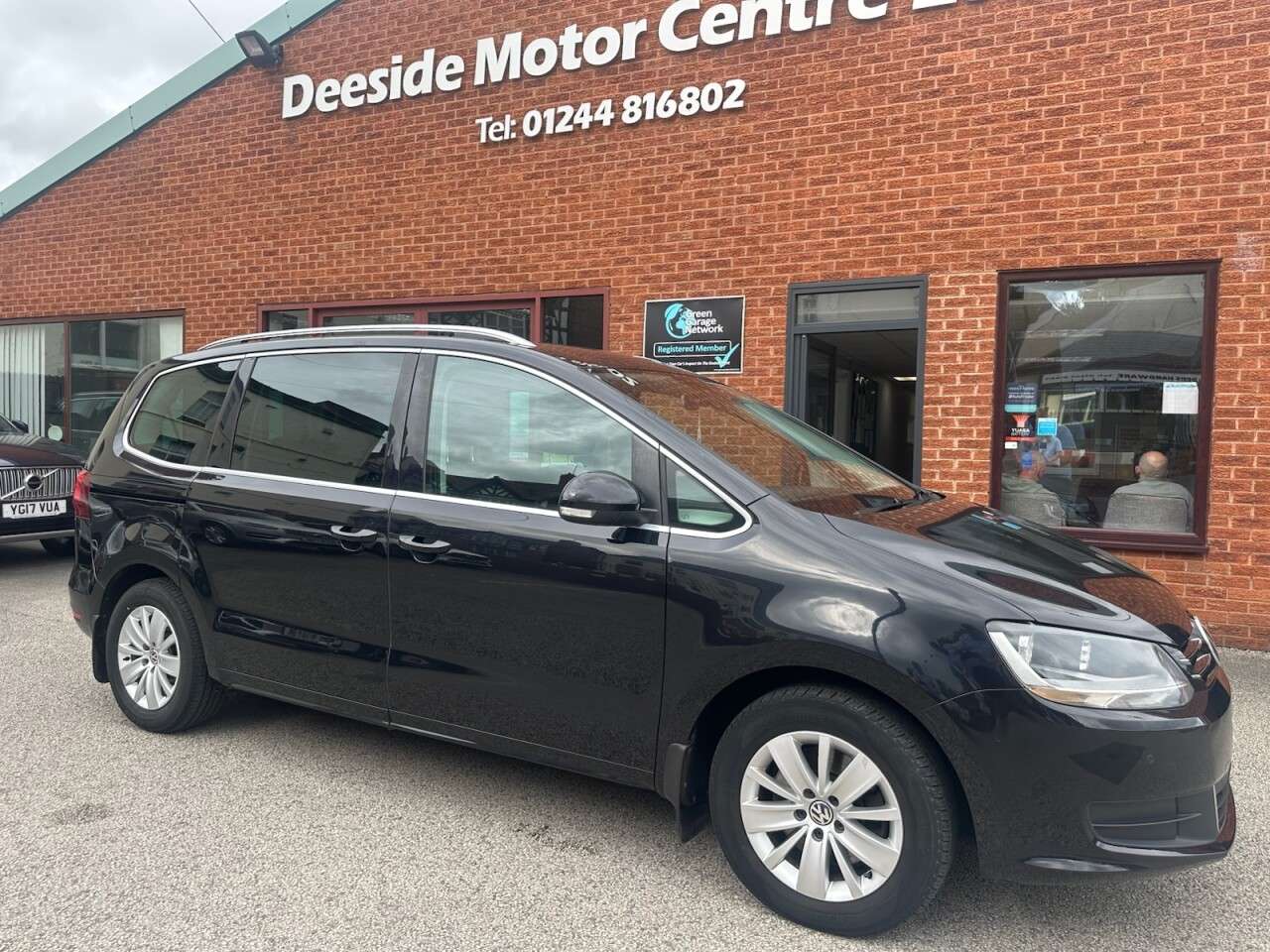 A 2016 VOLKSWAGEN SHARAN 2.0 TDI BlueMotion Tech SE MPV 5dr Diesel Manual Euro 6 (s/s) (150 ps) A 2016 VOLKSWAGEN SHARAN 2.0 TDI BlueMotion Tech SE MPV 5dr Diesel Manual Euro 6 (s/s) (150 ps)