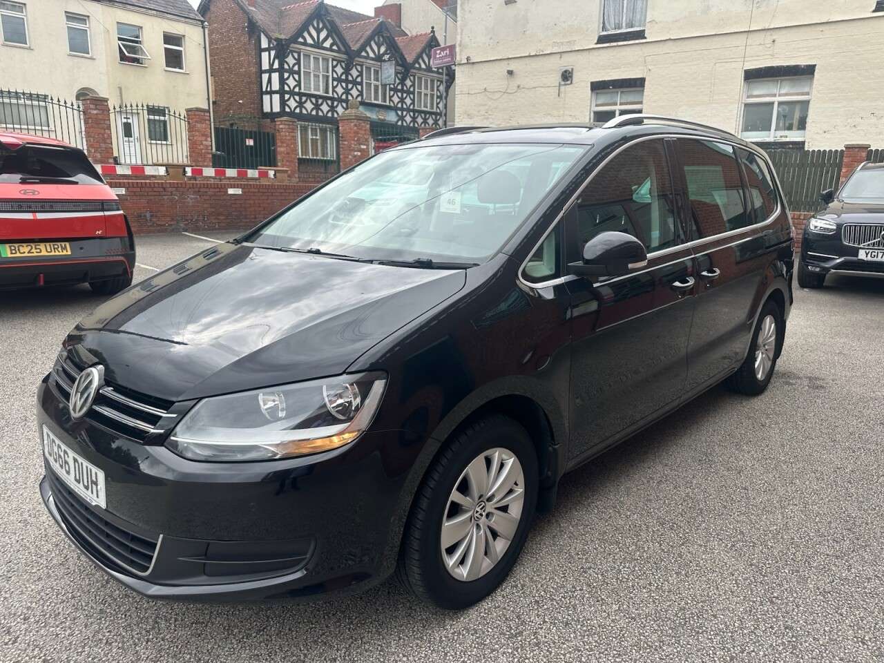 A 2016 VOLKSWAGEN SHARAN 2.0 TDI BlueMotion Tech SE MPV 5dr Diesel Manual Euro 6 (s/s) (150 ps) A 2016 VOLKSWAGEN SHARAN 2.0 TDI BlueMotion Tech SE MPV 5dr Diesel Manual Euro 6 (s/s) (150 ps)