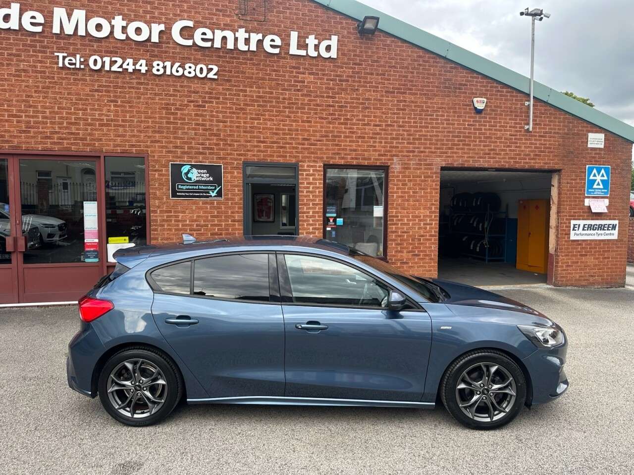 A 2019 FORD FOCUS 1.0T EcoBoost ST-Line Hatchback 5dr Petrol Manual Euro 6 (s/s) (125 ps) A 2019 FORD FOCUS 1.0T EcoBoost ST-Line Hatchback 5dr Petrol Manual Euro 6 (s/s) (125 ps)