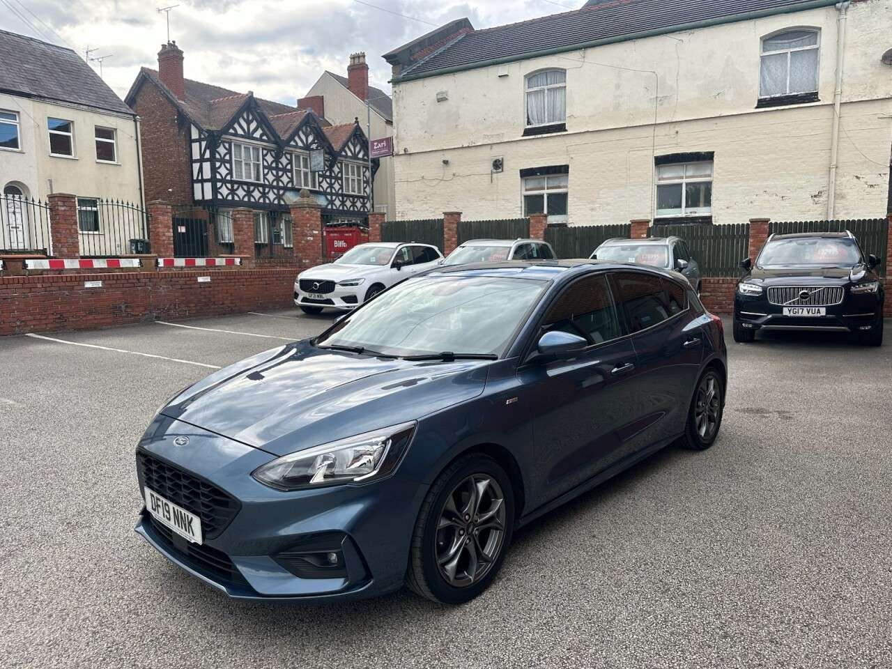 A 2019 FORD FOCUS 1.0T EcoBoost ST-Line Hatchback 5dr Petrol Manual Euro 6 (s/s) (125 ps) A 2019 FORD FOCUS 1.0T EcoBoost ST-Line Hatchback 5dr Petrol Manual Euro 6 (s/s) (125 ps)