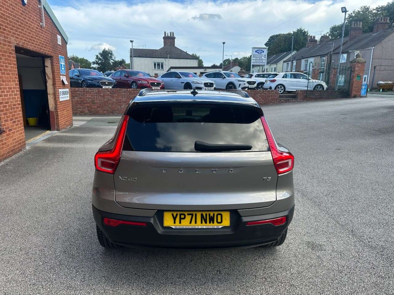 2021 VOLVO XC40 2021 VOLVO XC40