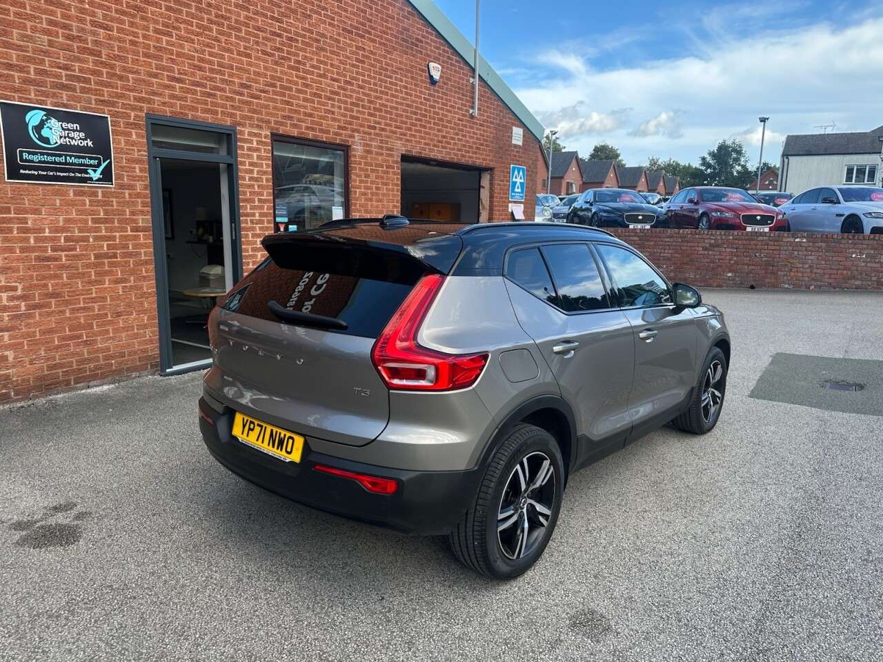 2021 VOLVO XC40 2021 VOLVO XC40
