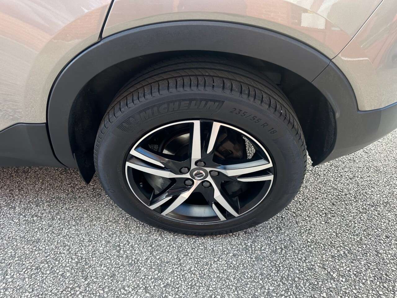 2021 VOLVO XC40 2021 VOLVO XC40