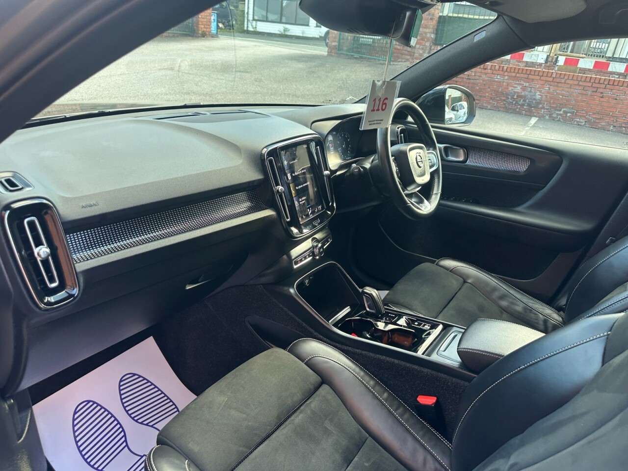2021 VOLVO XC40 2021 VOLVO XC40