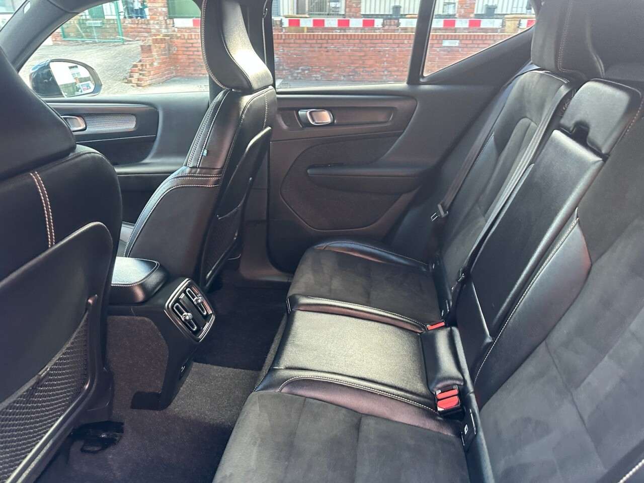 2021 VOLVO XC40 2021 VOLVO XC40