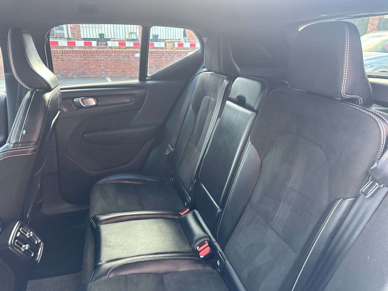 2021 VOLVO XC40 2021 VOLVO XC40