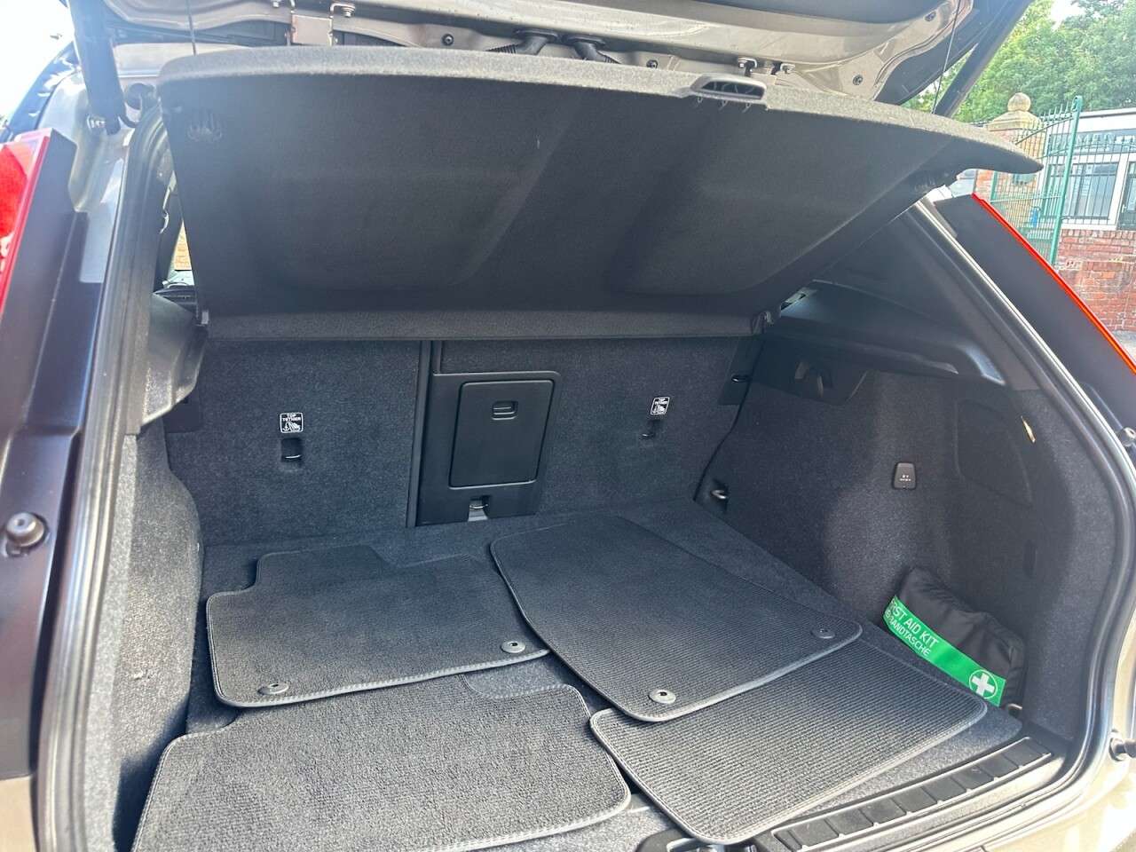 2021 VOLVO XC40 2021 VOLVO XC40