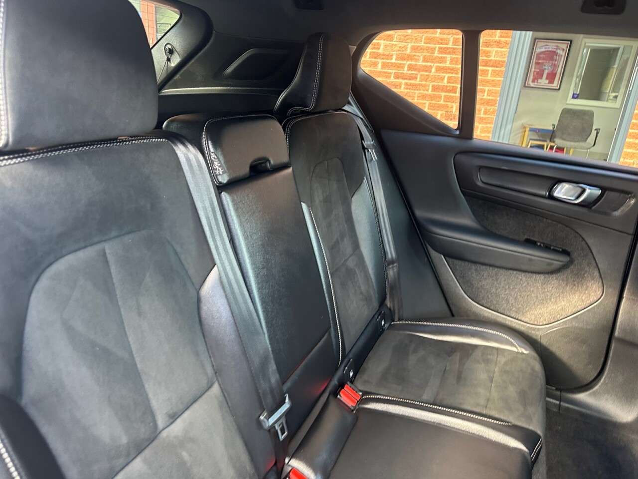 2021 VOLVO XC40 2021 VOLVO XC40