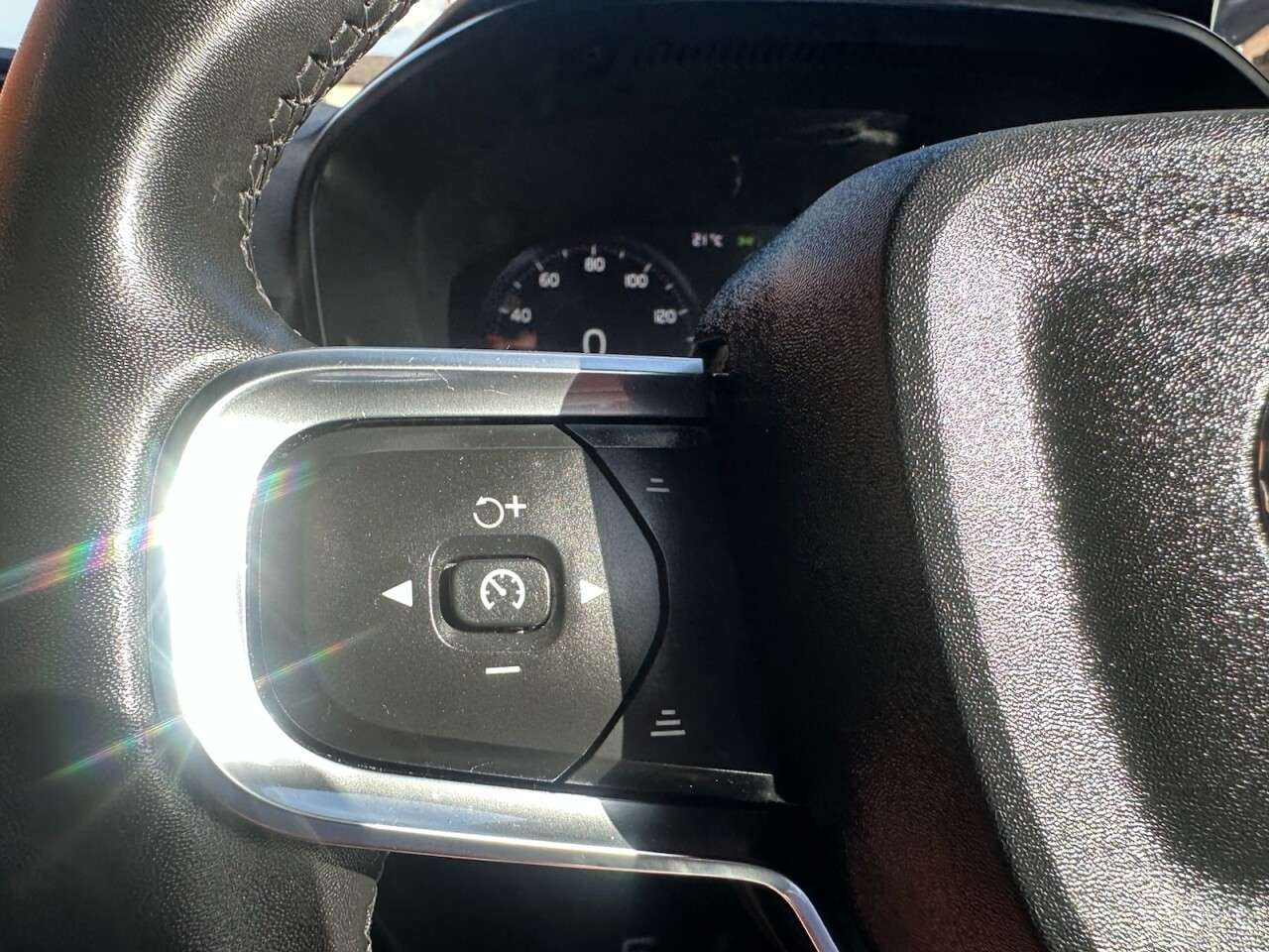 2021 VOLVO XC40 2021 VOLVO XC40