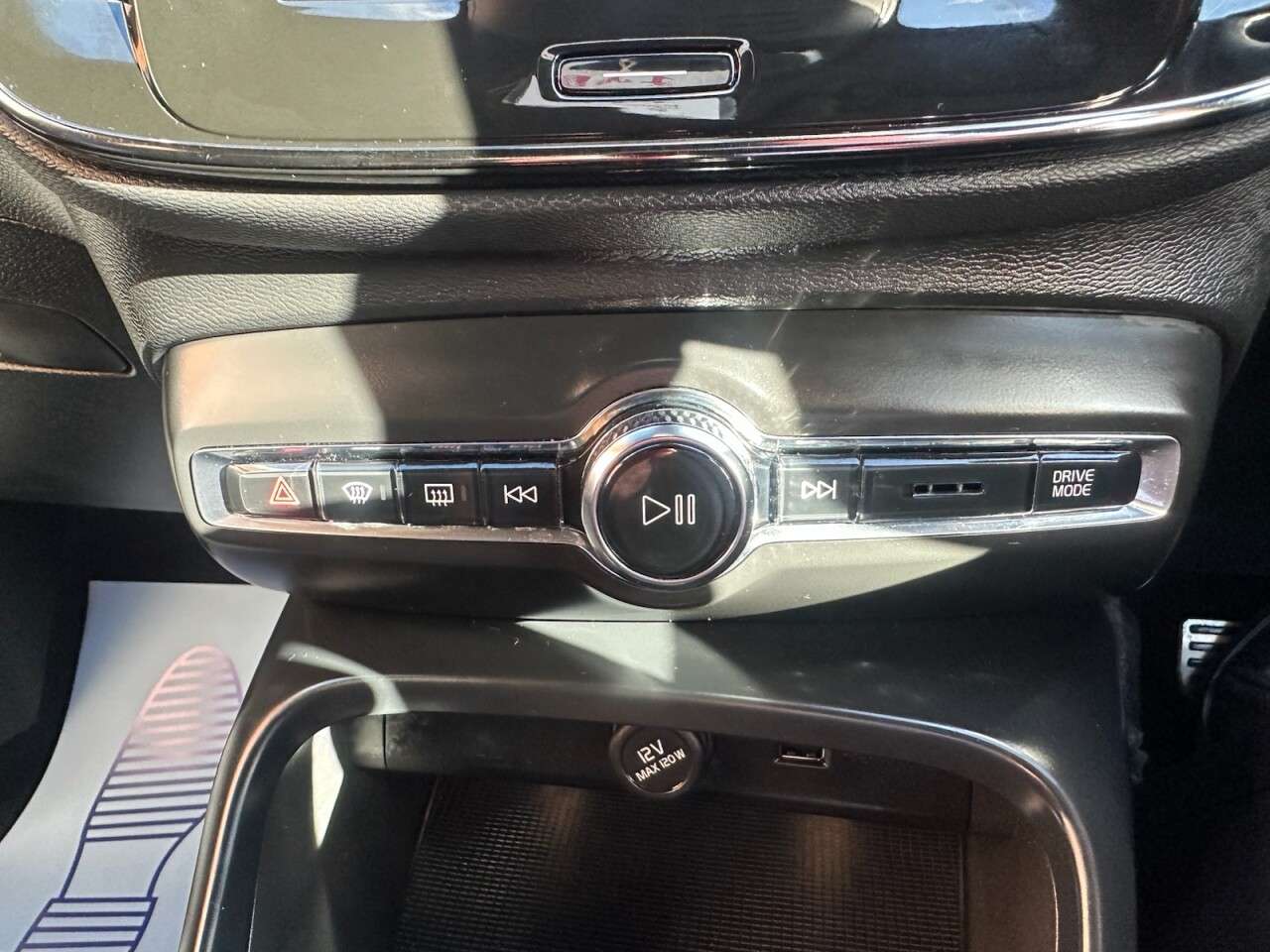 2021 VOLVO XC40 2021 VOLVO XC40