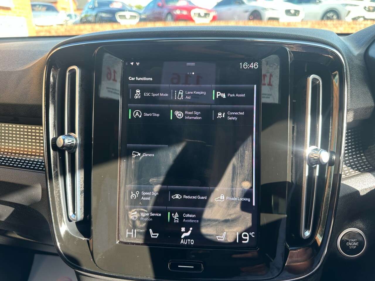 2021 VOLVO XC40 2021 VOLVO XC40