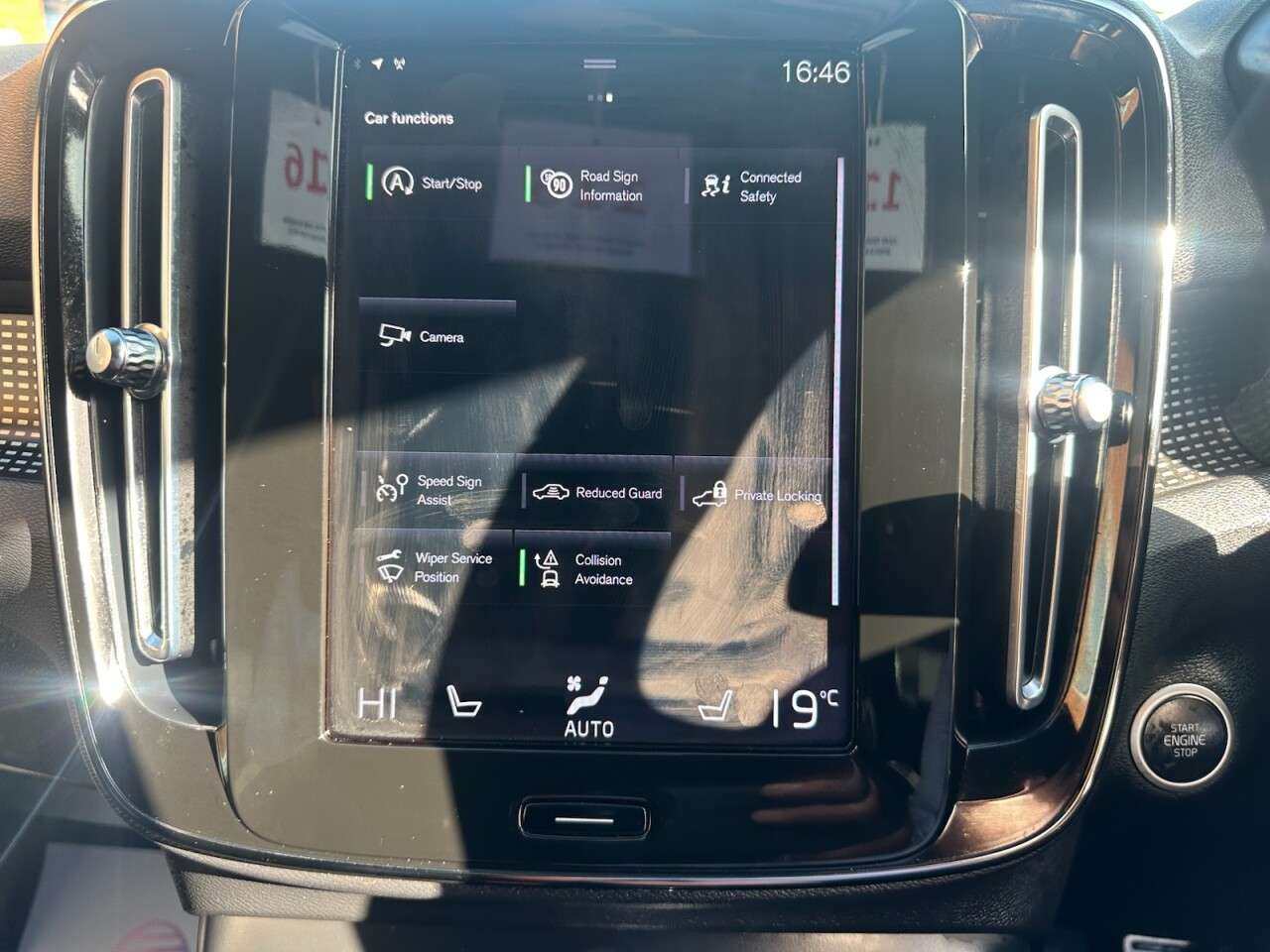 2021 VOLVO XC40 2021 VOLVO XC40