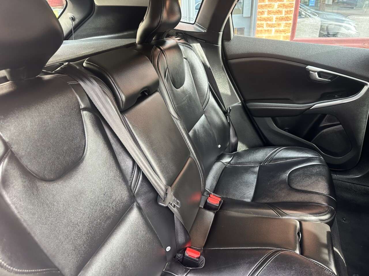 2017 VOLVO V40 2017 VOLVO V40