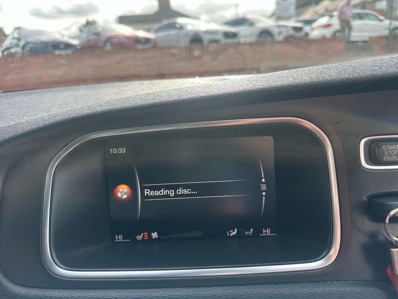 2017 VOLVO V40 2017 VOLVO V40