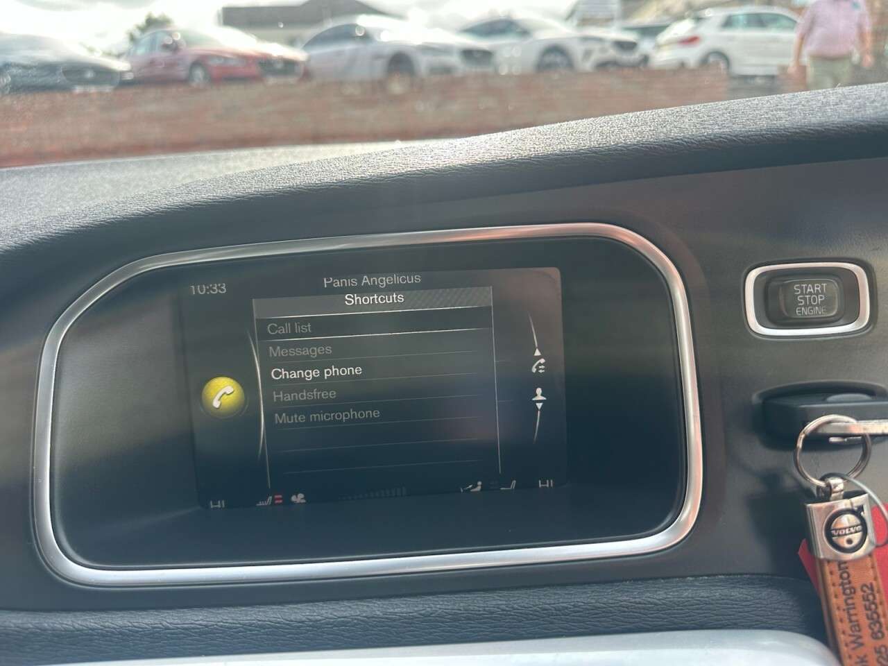 2017 VOLVO V40 2017 VOLVO V40