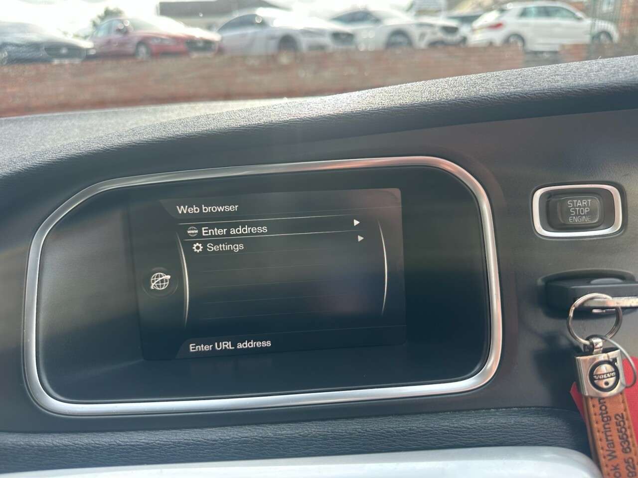 2017 VOLVO V40 2017 VOLVO V40