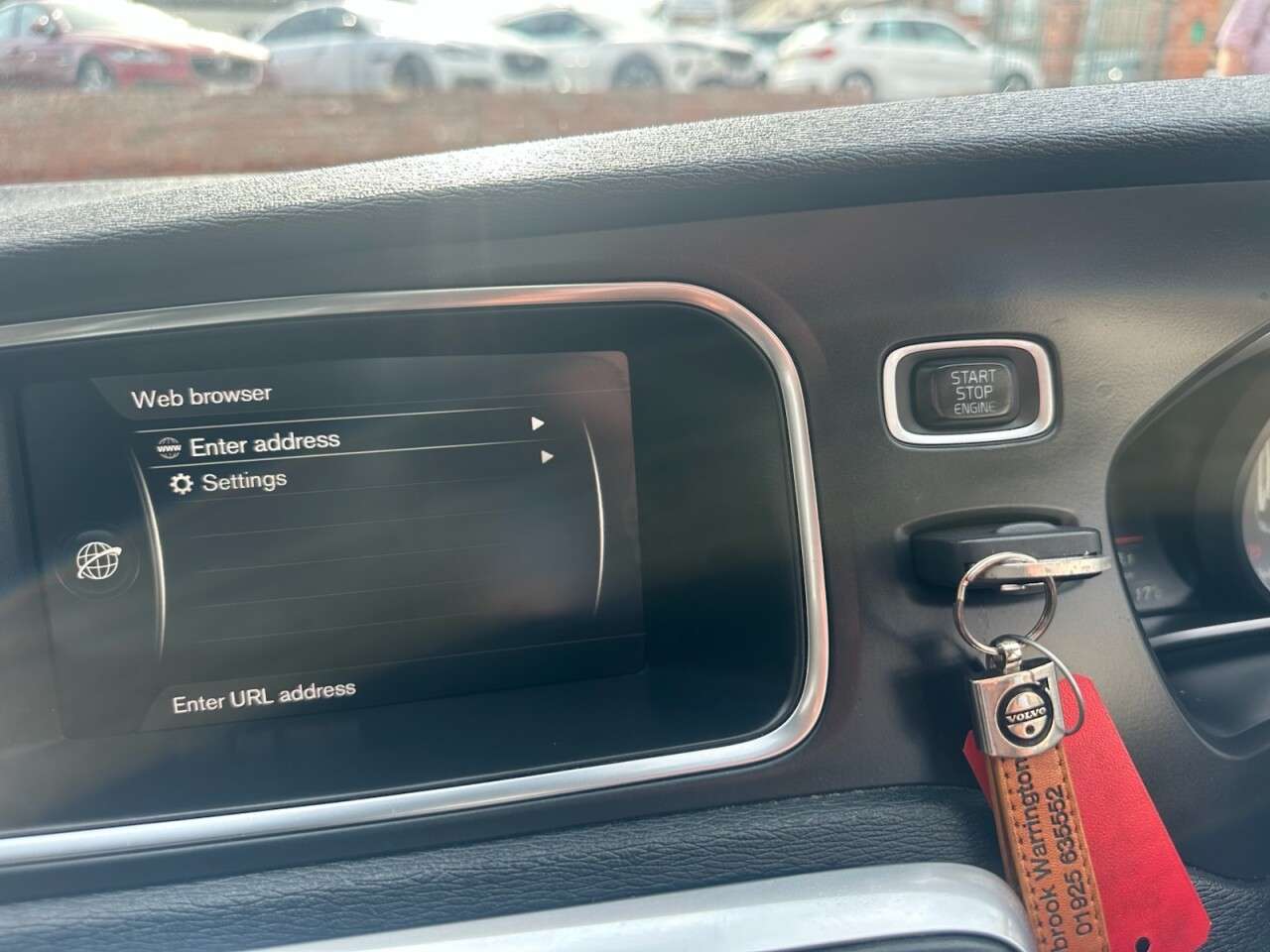 2017 VOLVO V40 2017 VOLVO V40