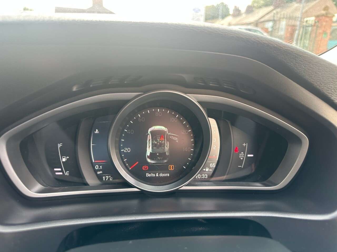 2017 VOLVO V40 2017 VOLVO V40