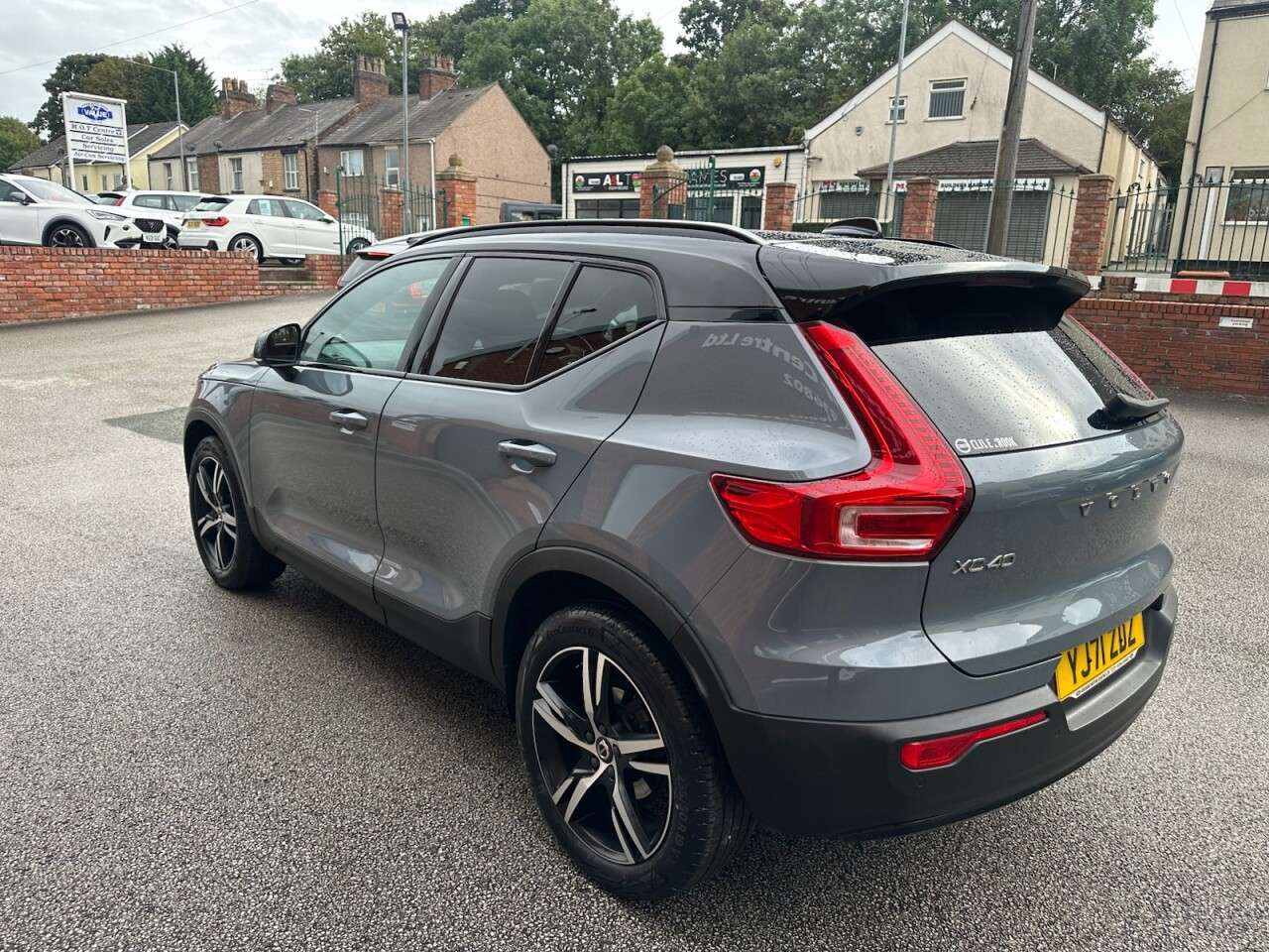 2021 VOLVO XC40 2021 VOLVO XC40
