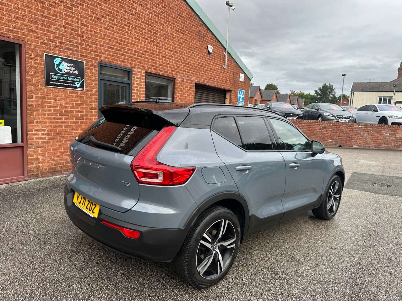 2021 VOLVO XC40 2021 VOLVO XC40